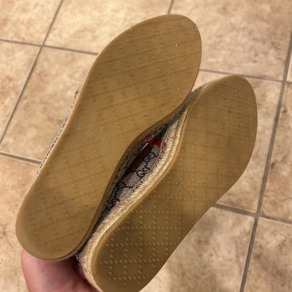 Women’s Gucci espadrilles in a size 40 (US 10) - Picture 6 of 6